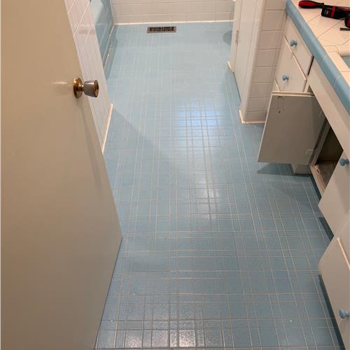 Ceramic (tile and grout) before service